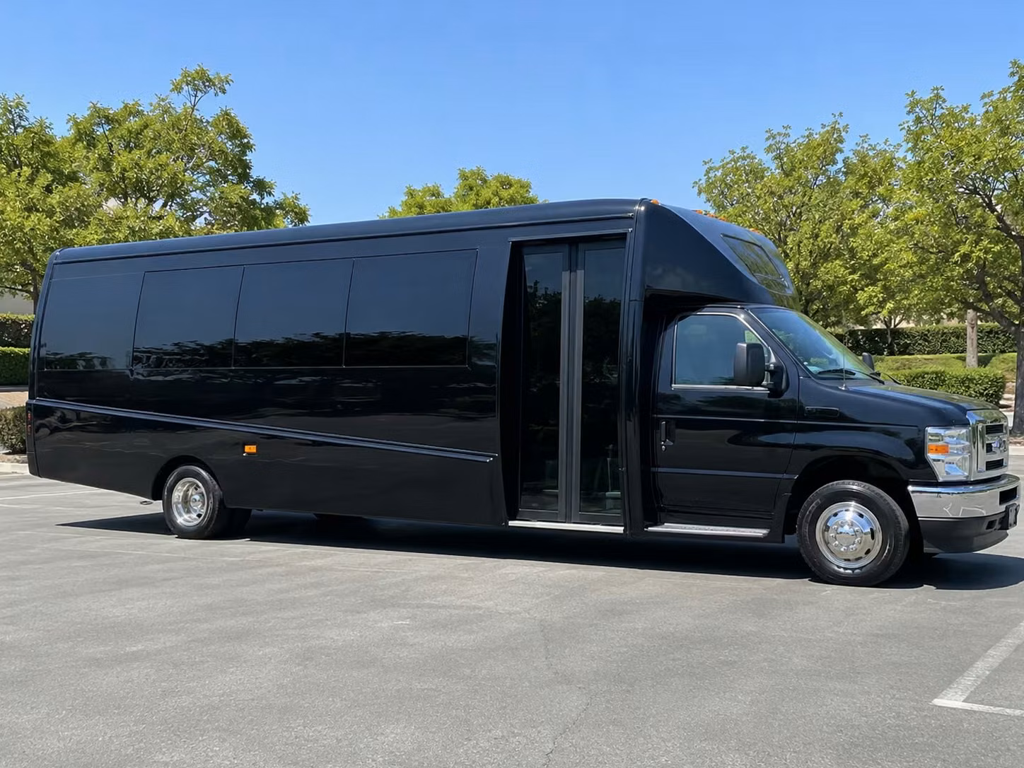 15 passenger minibus
