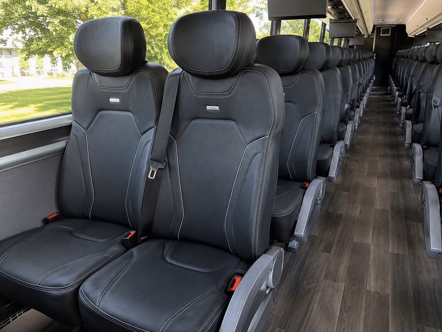 bridal party transportation to salem s most popular wedding venues